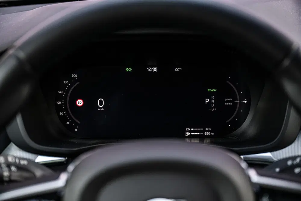 Volvo XC60 2.0 T6 Plug-in Hybrid AWD Plus Dark uit 2024, foto 15