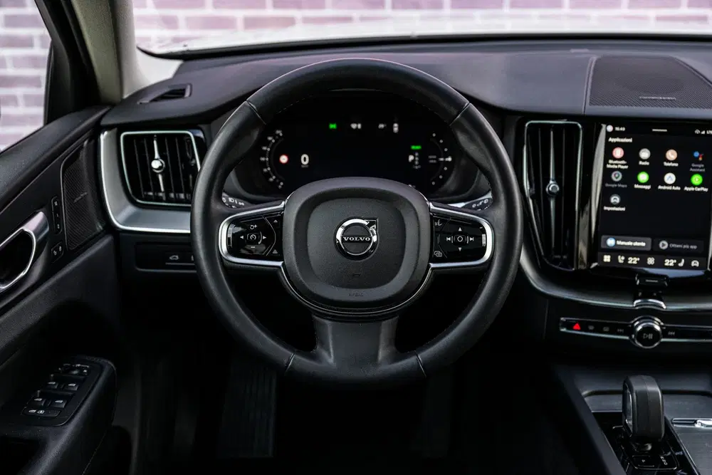 Volvo XC60 2.0 T6 Plug-in Hybrid AWD Plus Dark uit 2024, foto 5