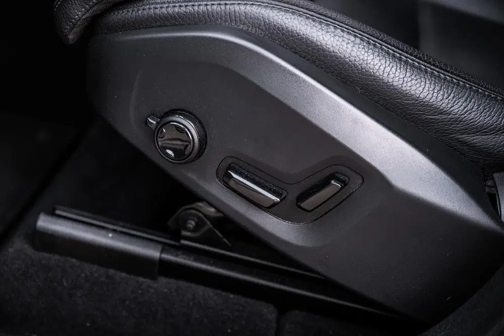 Volvo XC60 2.0 T6 Plug-in Hybrid AWD Plus Dark uit 2024, foto 9