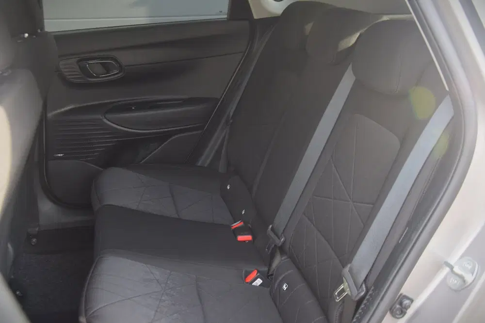 Hyundai BAYON 1.0 T-GDI Premium Sky SCHUIFKANTELDAK uit 2022, foto 11