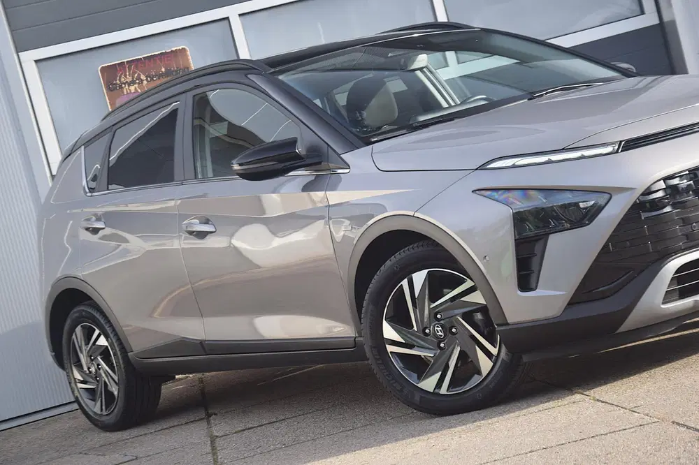 Hyundai BAYON 1.0 T-GDI Premium Sky SCHUIFKANTELDAK uit 2022, foto 2