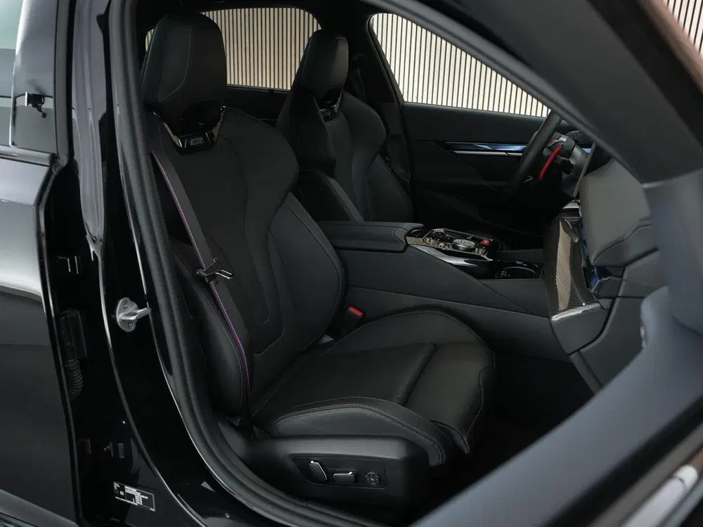 BMW M5 uit 2025, foto 5