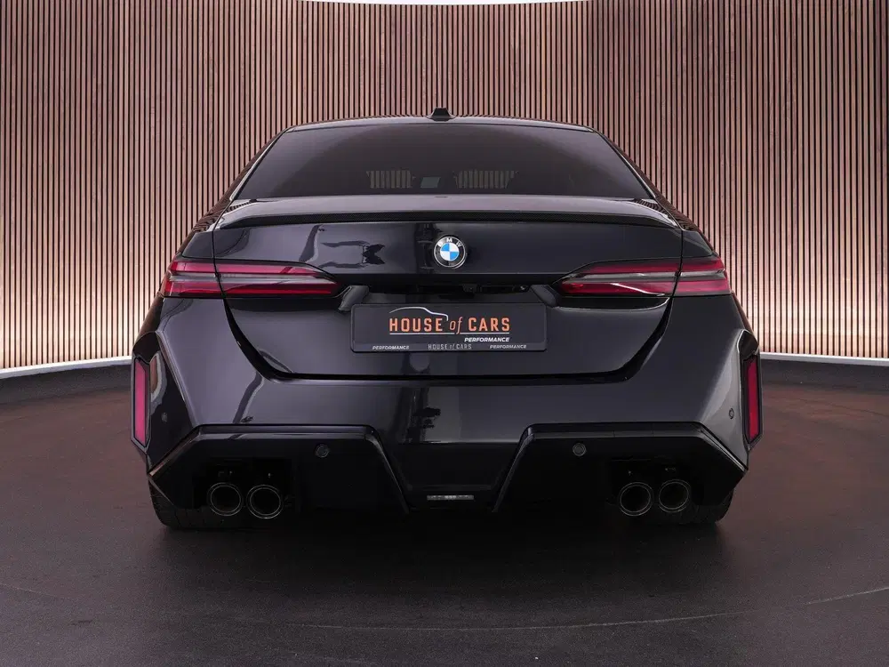 BMW M5 uit 2025, foto 7