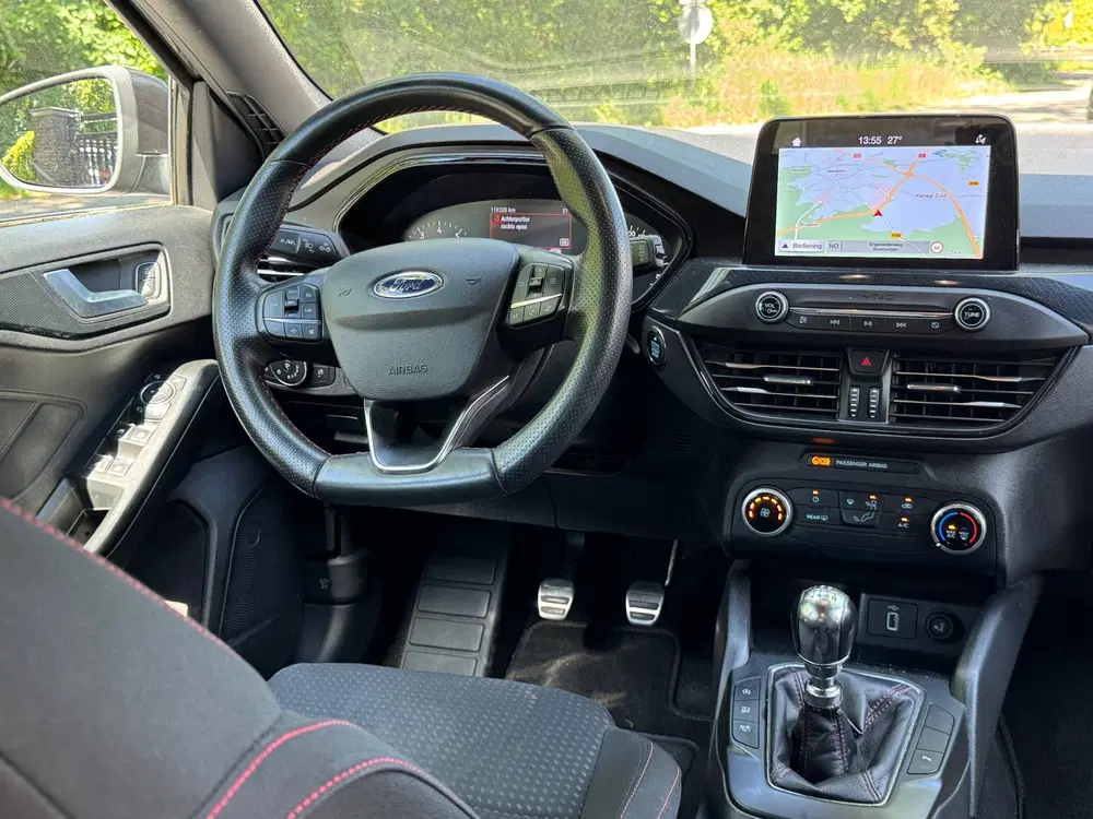 Ford Focus 1.0 125PK ST Line Business Navigatie Cruis uit 2019, foto 11