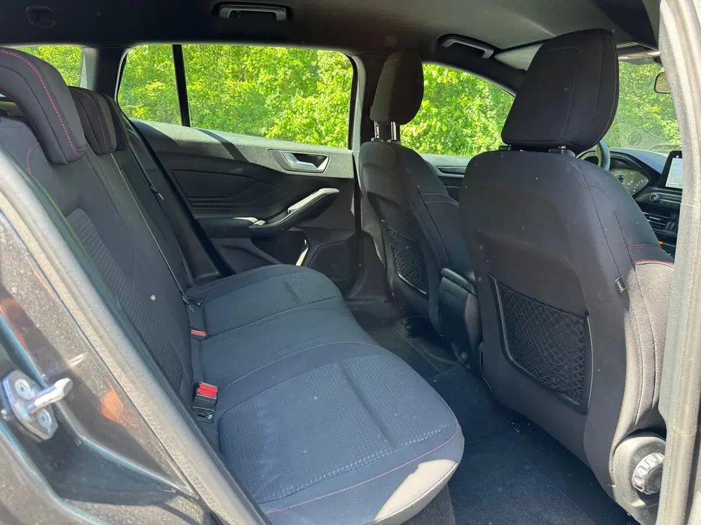 Ford Focus 1.0 125PK ST Line Business Navigatie Cruis uit 2019, foto 9