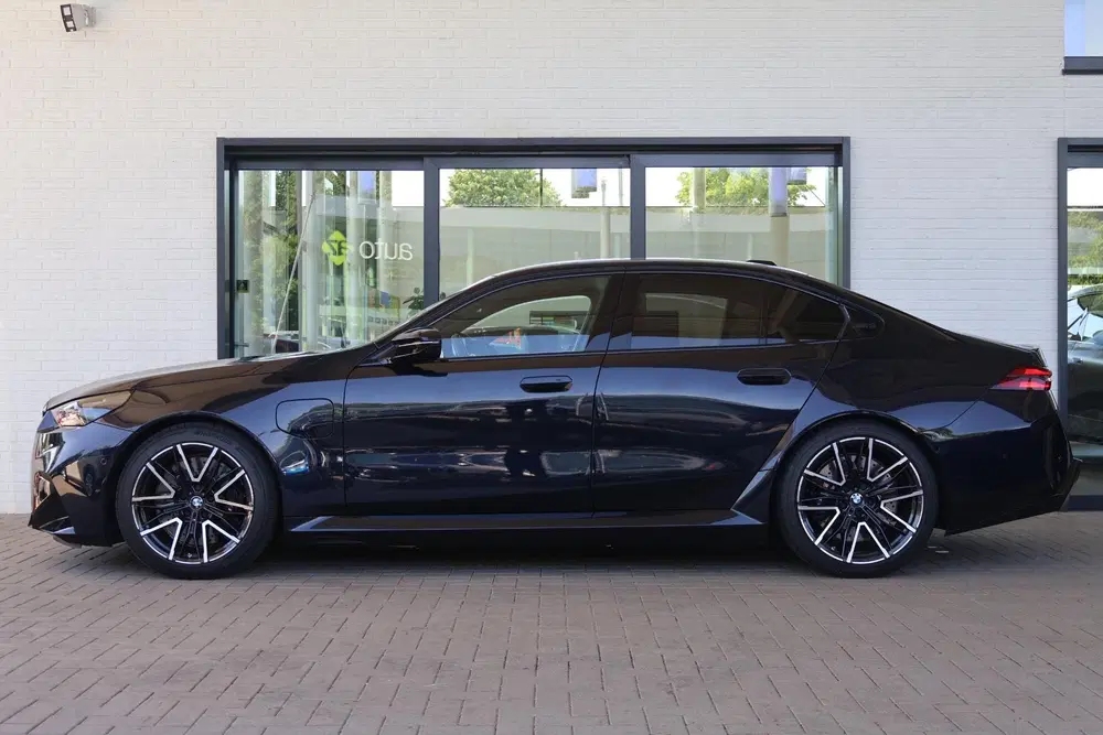 BMW M5 Sedan uit 2025, foto 5