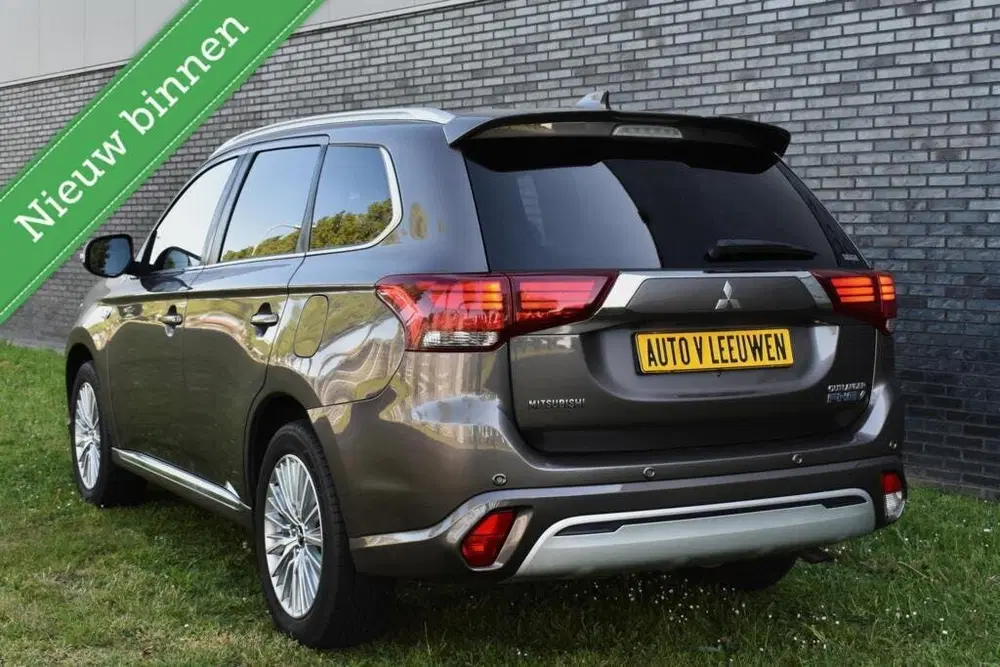 Mitsubishi Outlander 2.4 PHEV Diamand Edition LEDER VOL 360 uit 2019, foto 2