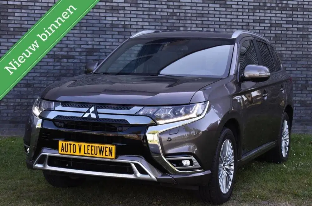 Mitsubishi Outlander 2.4 PHEV Diamand Edition LEDER VOL 360 uit 2019, foto 3