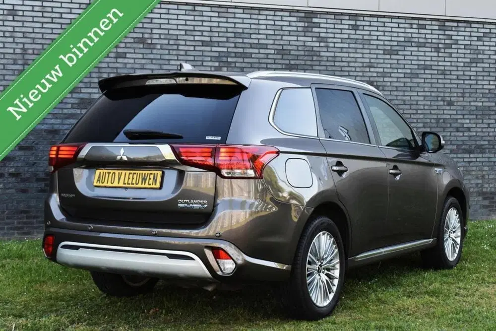 Mitsubishi Outlander 2.4 PHEV Diamand Edition LEDER VOL 360 uit 2019, foto 4