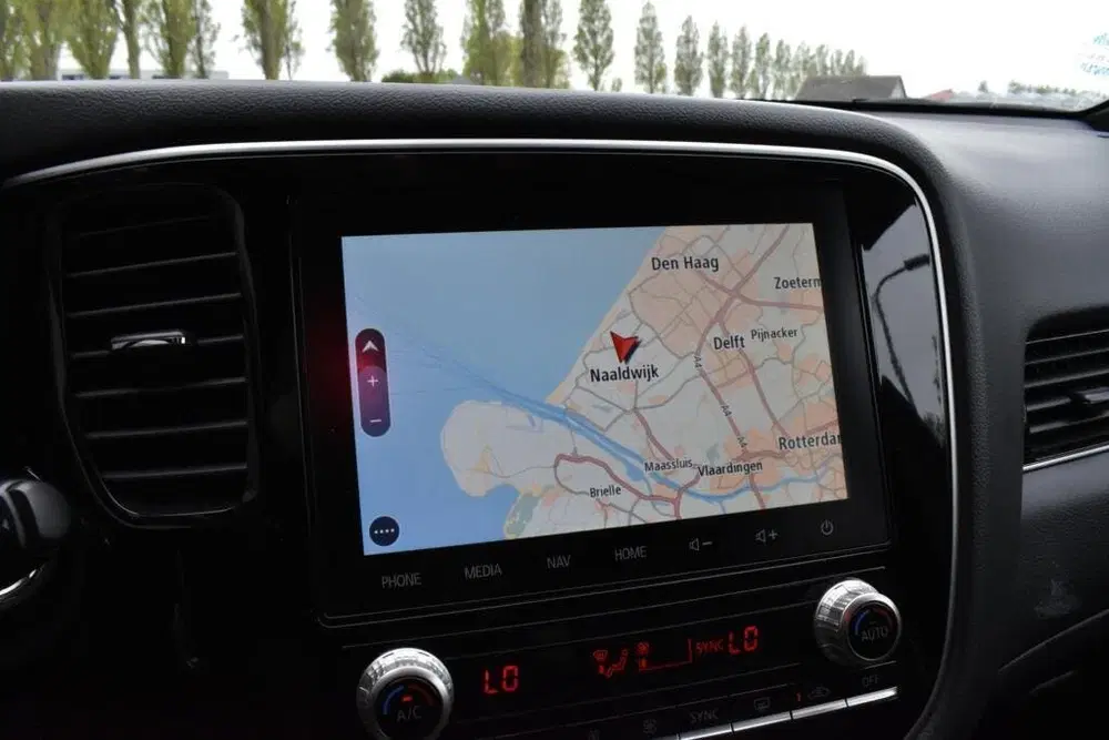 Mitsubishi Outlander 2.4 PHEV Diamand Edition LEDER VOL 360 uit 2019, foto 9