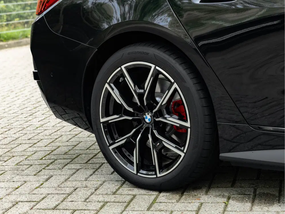 BMW i4 eDrive40 M Sport Pro uit 2025, foto 13