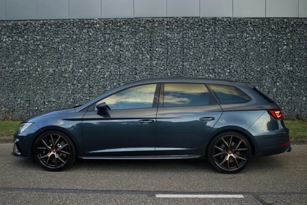 SEAT Leon CUPRA R ST 300 uit 2020, foto 7