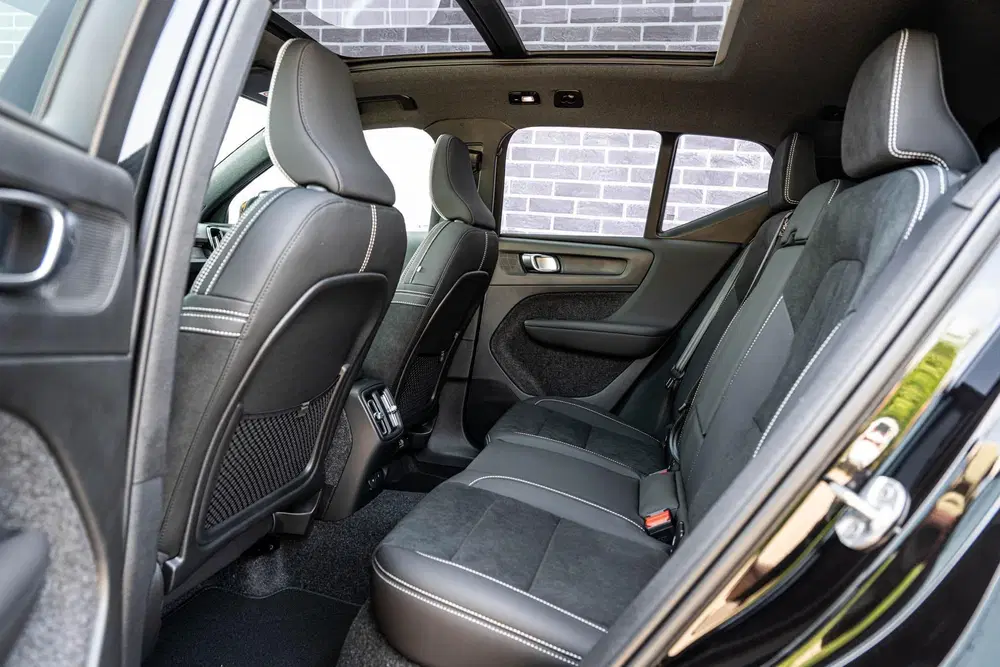 Volvo EX40 Single Motor Extended Range Ultra Black Ed uit 2026, foto 11