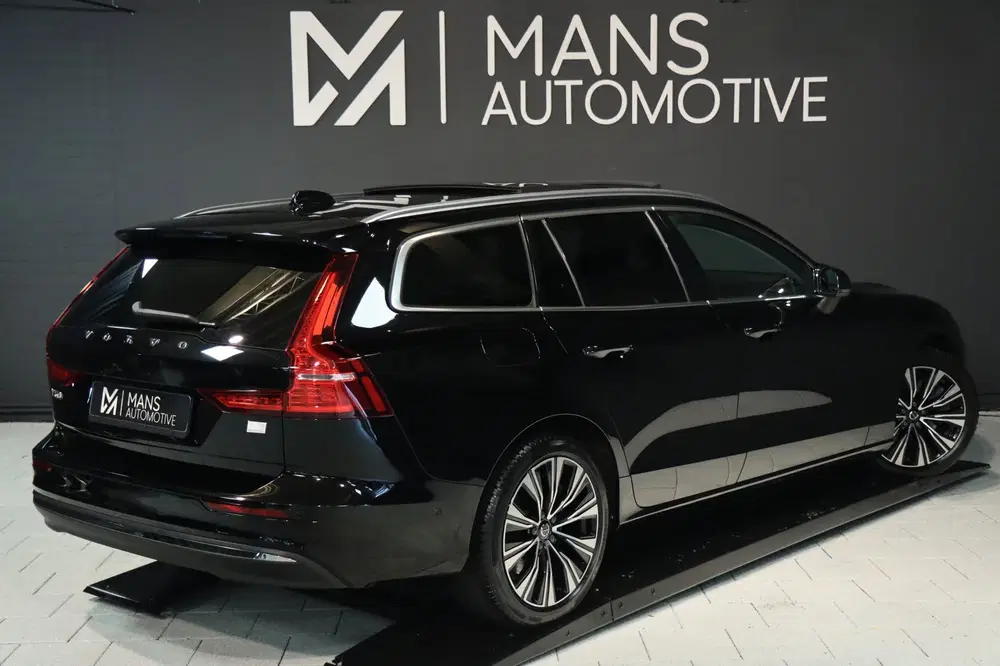 Volvo V60 2.0 T8 Plug-in hybrid AWD Plus uit 2022, foto 4