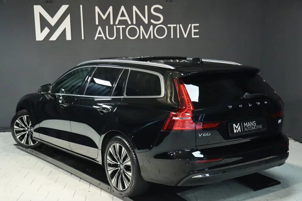 Volvo V60 2.0 T8 Plug-in hybrid AWD Plus uit 2022, foto 5