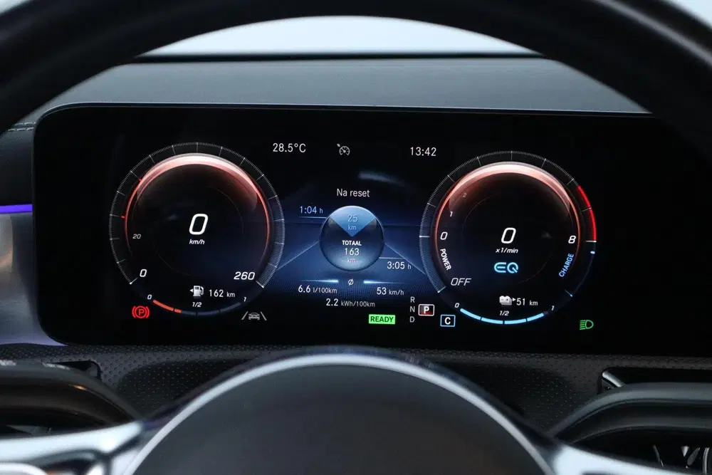 Mercedes-Benz CLA Mercedes CLA-klasse Shooting Brake 250 e A uit 2021, foto 15