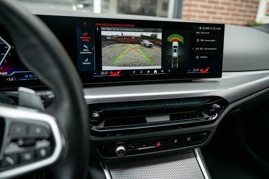 BMW 3-serie 330e xDrive M Sport LCI uit 2024, foto 10