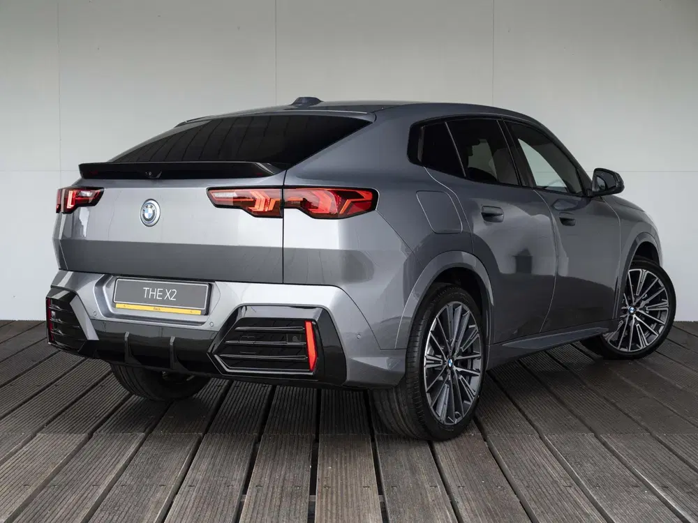 BMW iX2 eDrive20 Pure Edition 67 kWh M Sportpakket uit 2026, foto 2