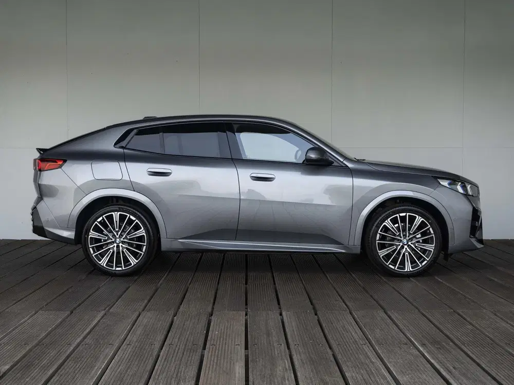 BMW iX2 eDrive20 Pure Edition 67 kWh M Sportpakket uit 2026, foto 6