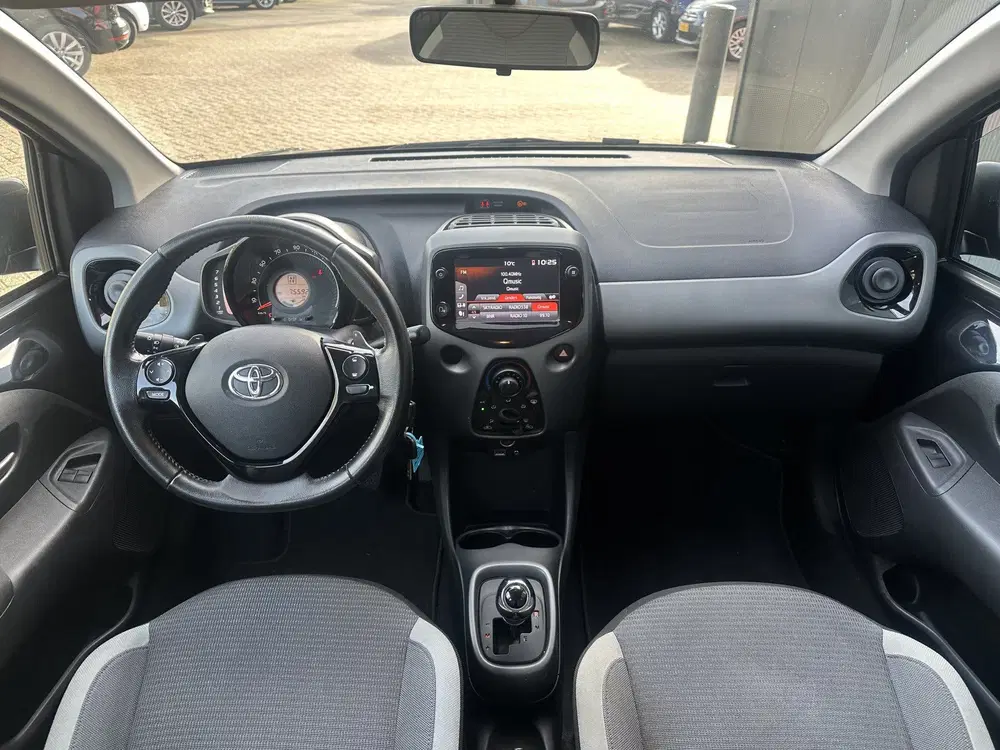Toyota Aygo 1.0 VVT-i x-play uit 2021, foto 14
