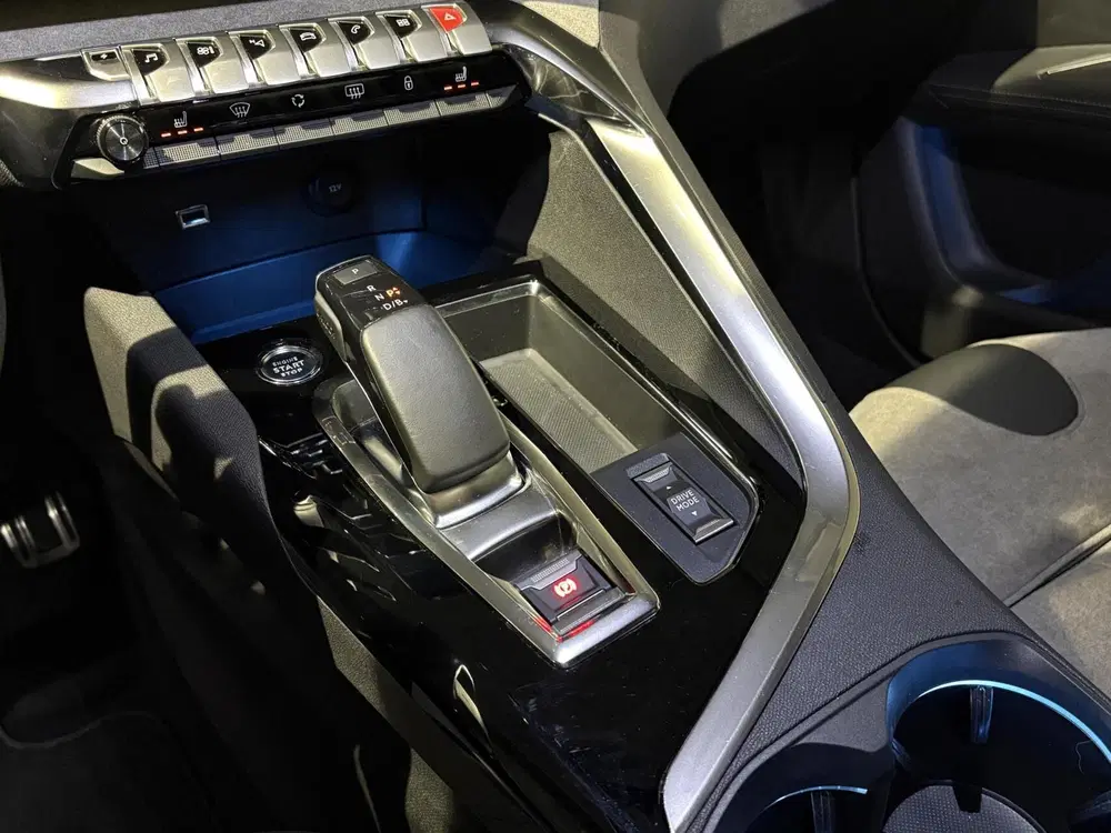 Peugeot 3008 1.6 HYbrid 225PK GT uit 2021, foto 14
