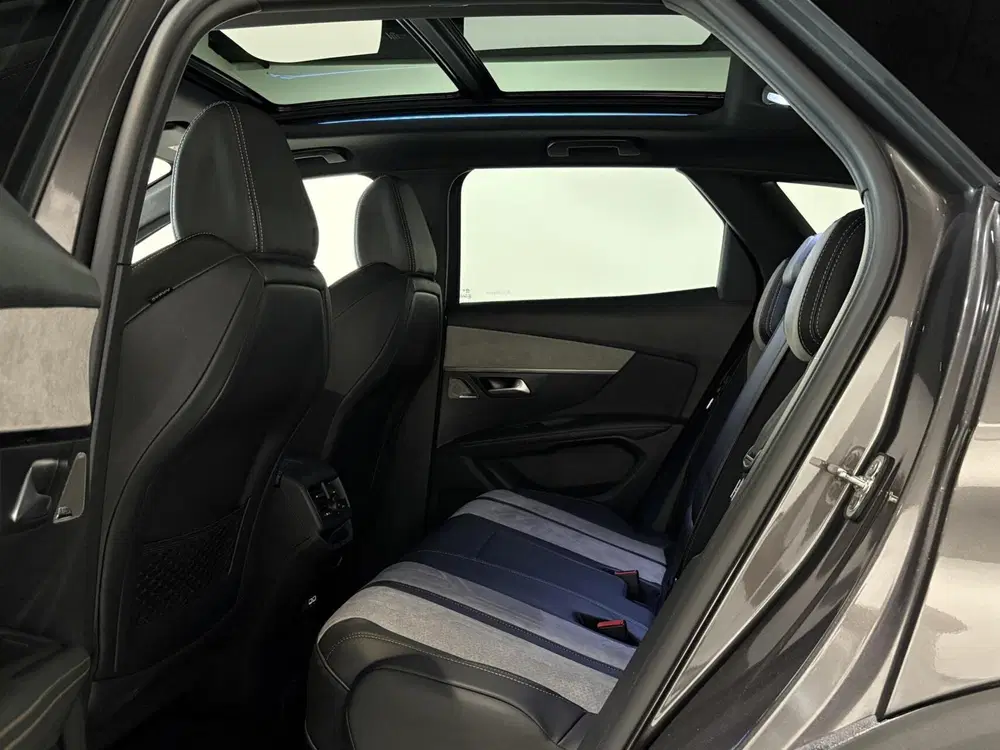 Peugeot 3008 1.6 HYbrid 225PK GT uit 2021, foto 9