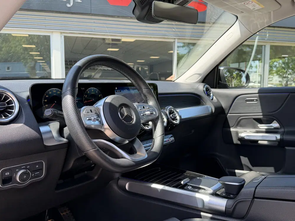 Mercedes-Benz GLB AMG 35 4MATIC uit 2022, foto 2