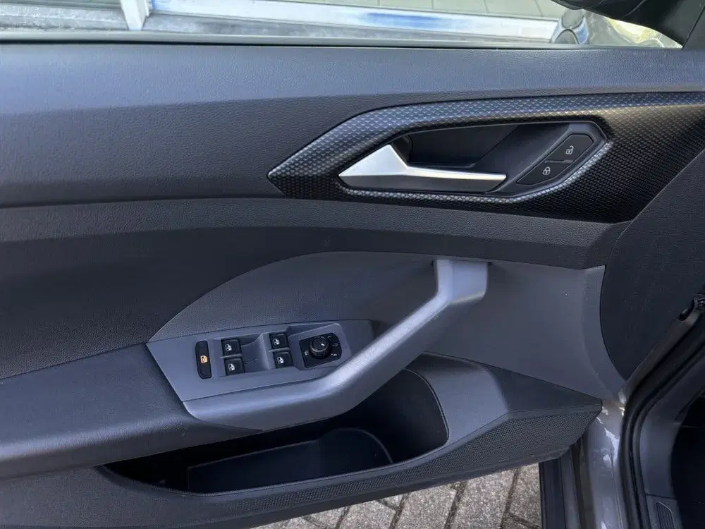 Volkswagen T-Cross 1.0 TSI Lounge Carplay Climate Cruise Par uit 2020, foto 9
