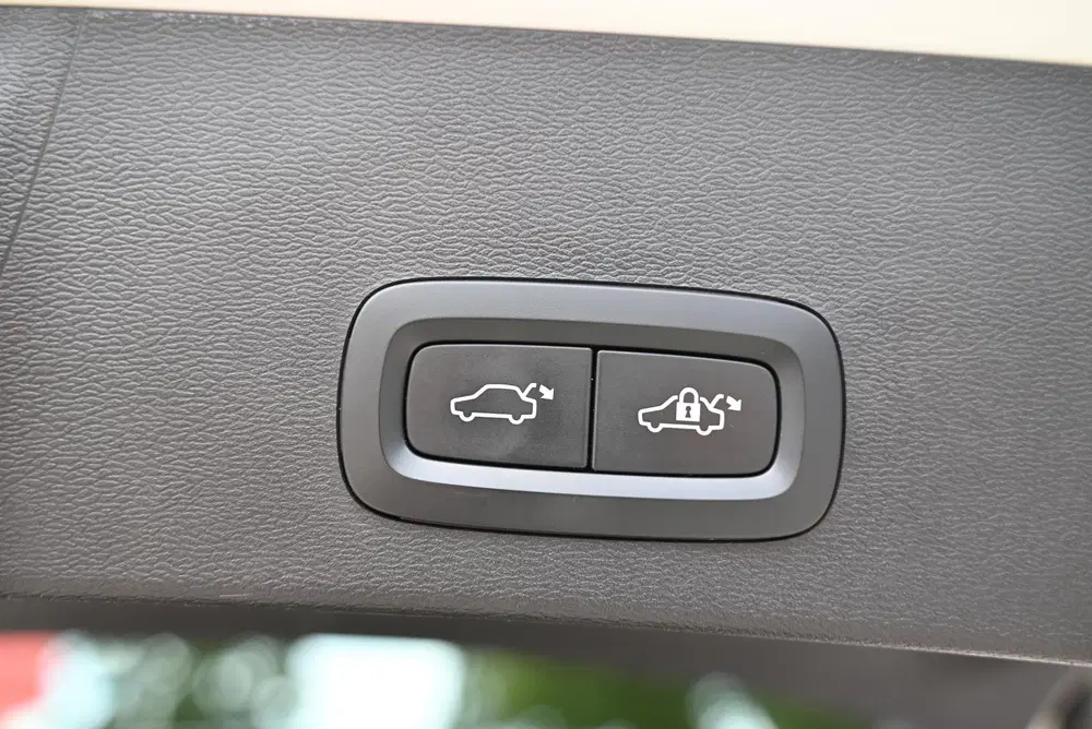 Volvo XC40 1.5 T5 Recharge R-Design SOH 84 uit 2020, foto 12