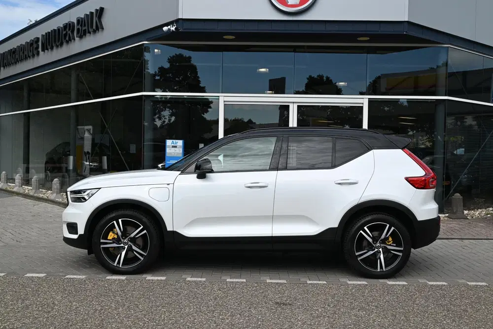 Volvo XC40 1.5 T5 Recharge R-Design SOH 84 uit 2020, foto 2
