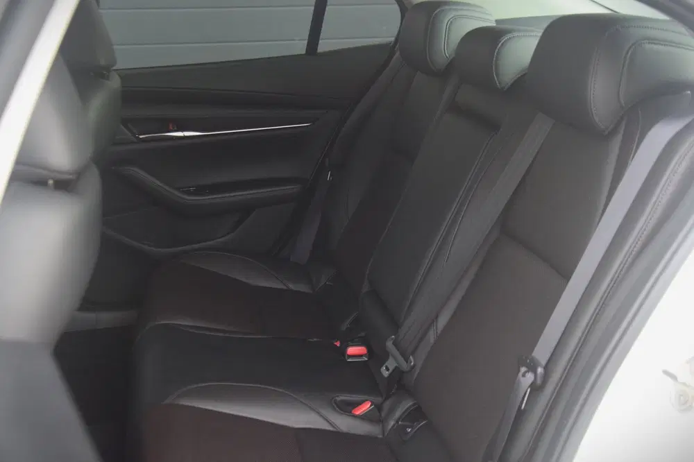 Mazda 3 2.0 e-SkyActiv-X M Hybrid 180 Luxury 360 C uit 2020, foto 10