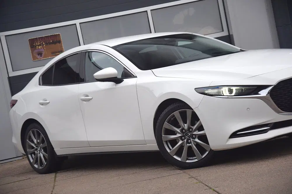 Mazda 3 2.0 e-SkyActiv-X M Hybrid 180 Luxury 360 C uit 2020, foto 2