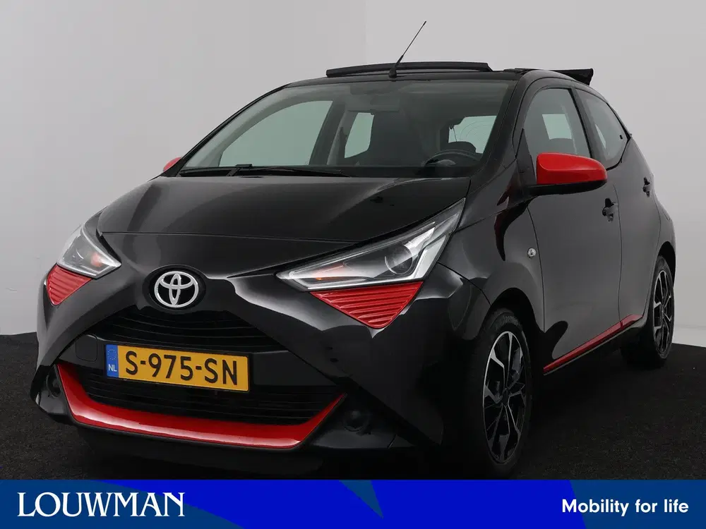 Toyota Aygo 1.0 VVT-i x-play uit 2022