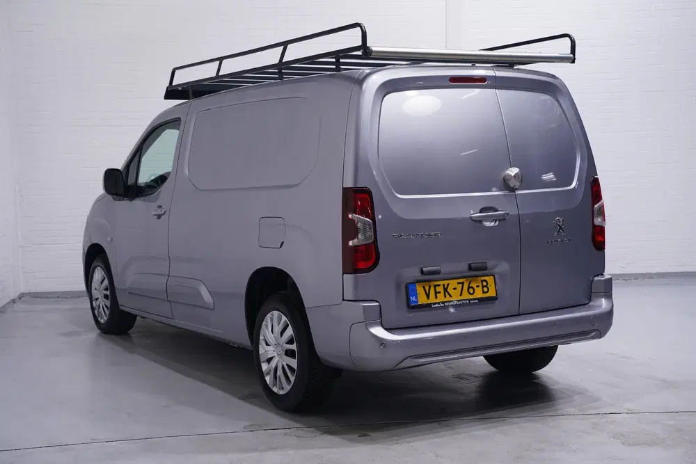 Peugeot Partner 1.5 BlueHDI 130 pk L2H1 Navi uit 2020, foto 3