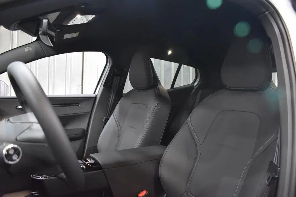 Volvo EX30 P5 Long Range 69kWh uit 2026, foto 4