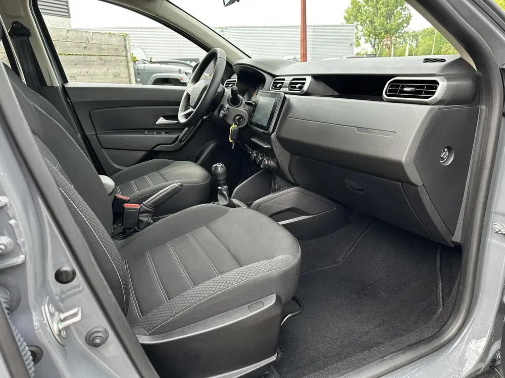 Dacia Duster 1.0 TCe 100 Bi-Fuel Essential Trekhaak uit 2024, foto 13
