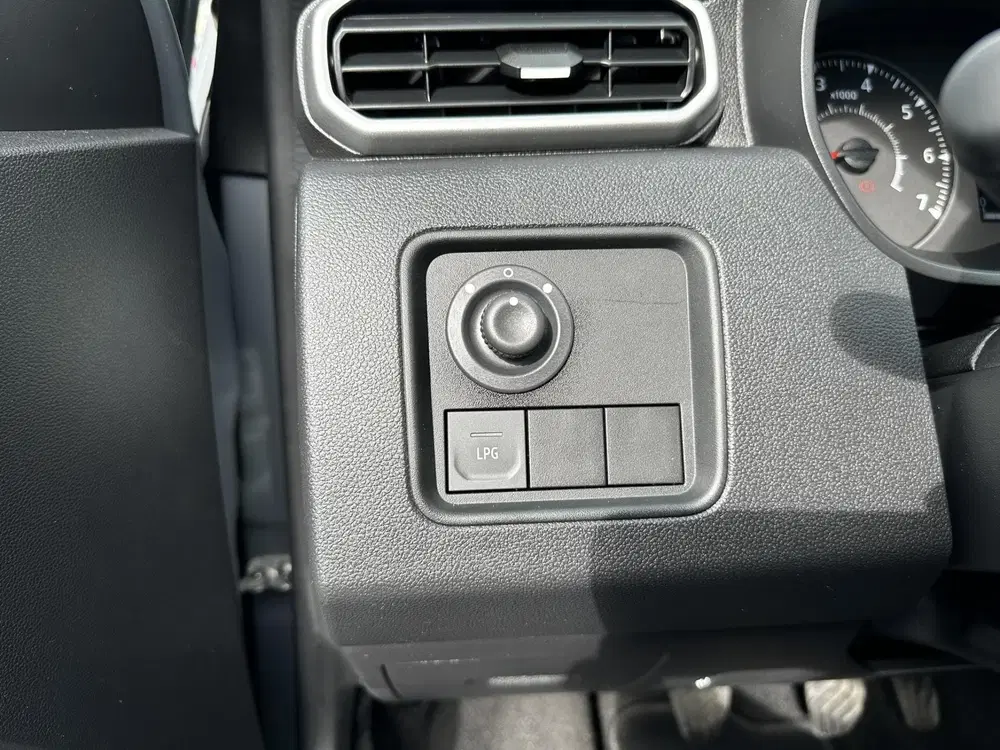 Dacia Duster 1.0 TCe 100 Bi-Fuel Essential Trekhaak uit 2024, foto 15