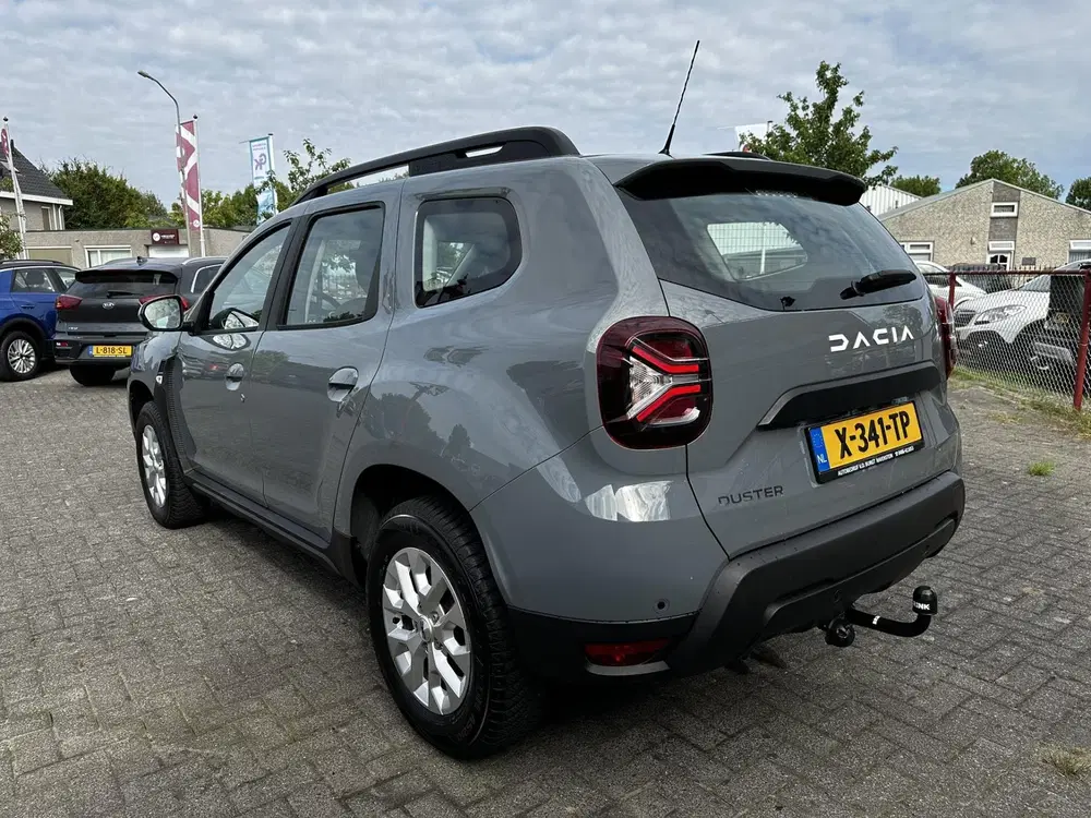 Dacia Duster 1.0 TCe 100 Bi-Fuel Essential Trekhaak uit 2024, foto 2