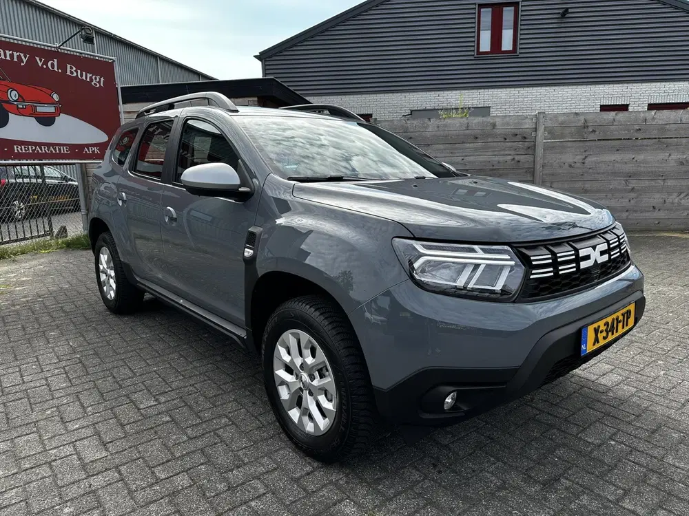 Dacia Duster 1.0 TCe 100 Bi-Fuel Essential Trekhaak uit 2024, foto 4