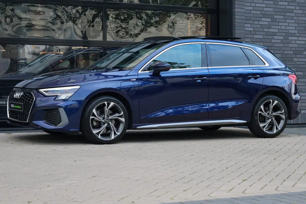 Audi A3 40 TFSI e Edition uit 2023, foto 11