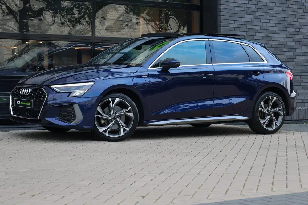 Audi A3 40 TFSI e Edition uit 2023, foto 7