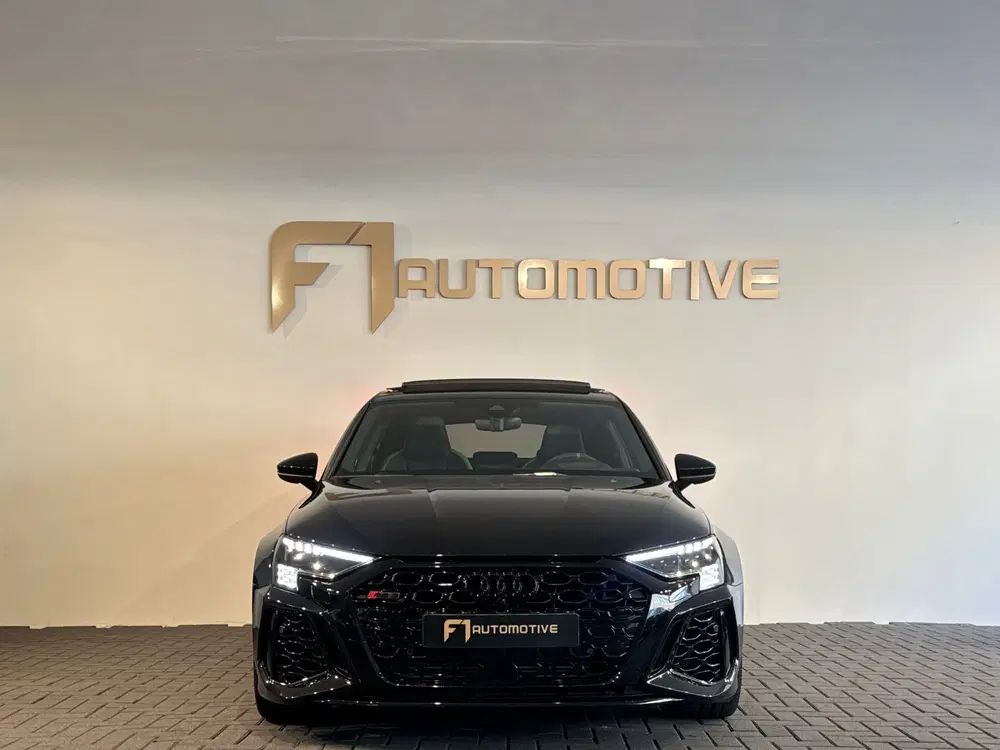 Audi RS3 2.5 TFSI quattro Pano uit 2021, foto 2