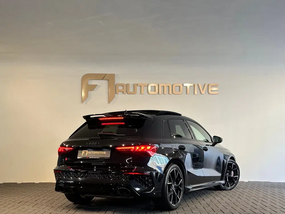 Audi RS3 2.5 TFSI quattro Pano uit 2021, foto 4