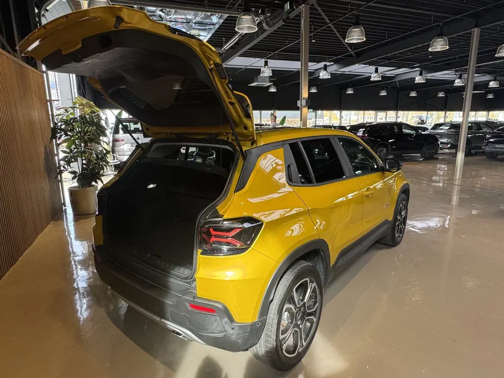 Jeep Avenger 1.2 Longitude Airco Navigatie LMV uit 2025, foto 15