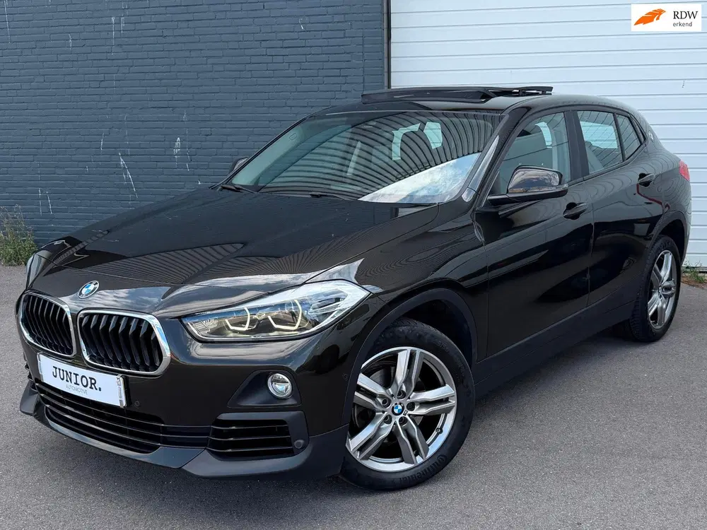 BMW X2 SDrive18i PANORAMADAK uit 2019
