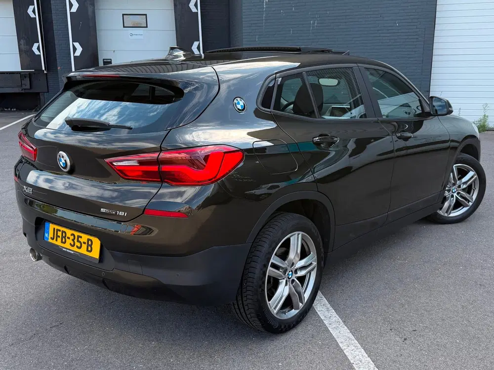 BMW X2 SDrive18i PANORAMADAK uit 2019, foto 10