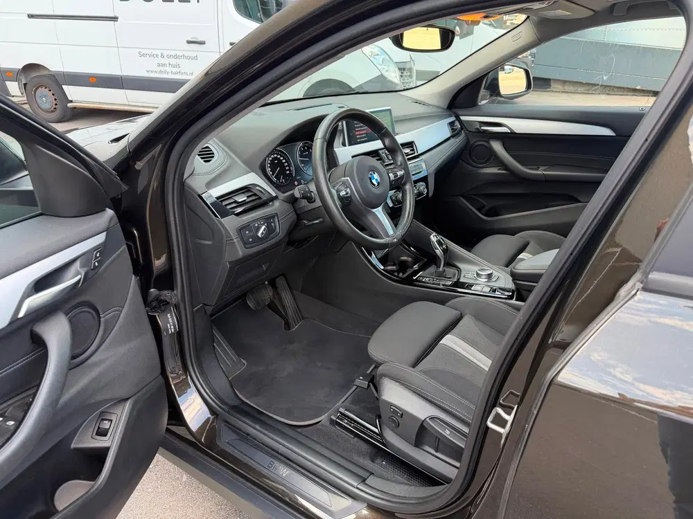 BMW X2 SDrive18i PANORAMADAK uit 2019, foto 15