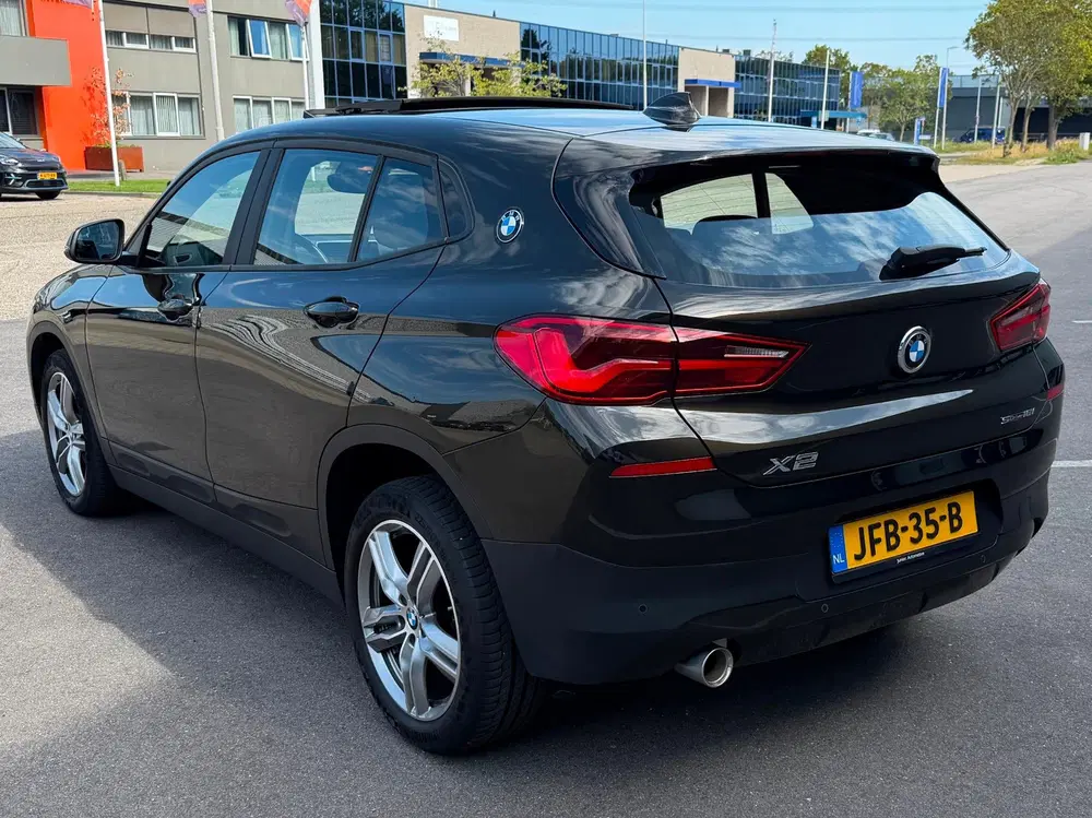 BMW X2 SDrive18i PANORAMADAK uit 2019, foto 4