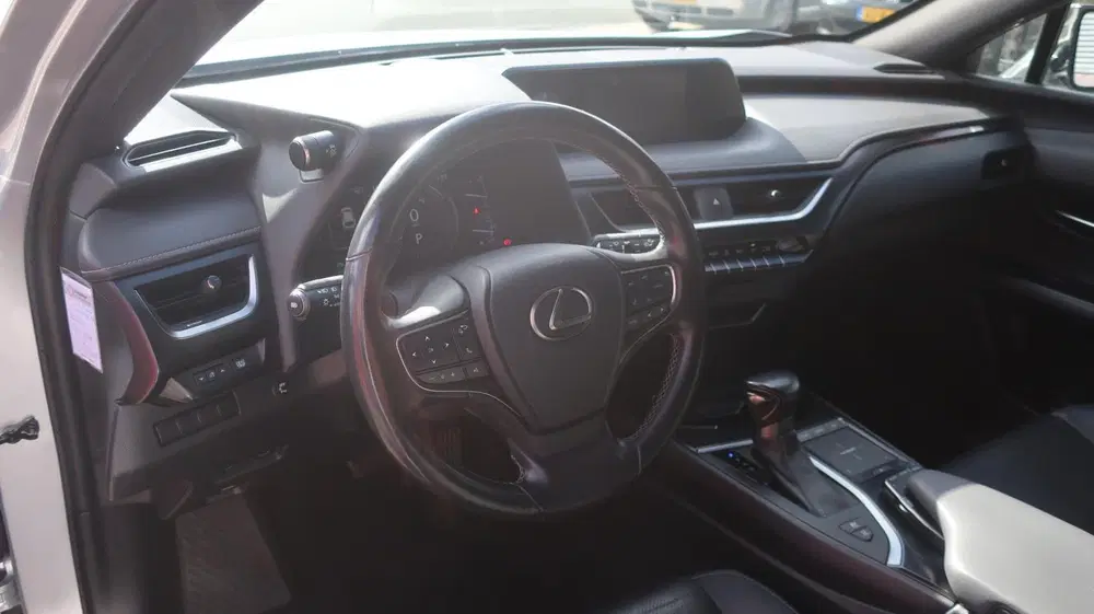 Lexus UX 250h Business Line uit 2019, foto 11