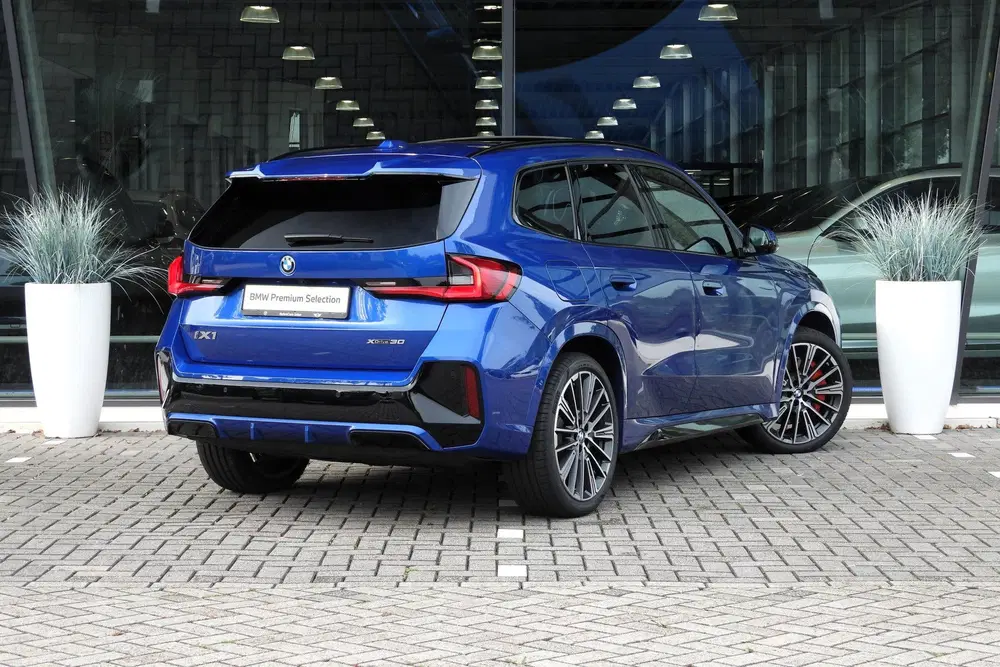 BMW iX1 xDrive30 M Sport uit 2025, foto 4